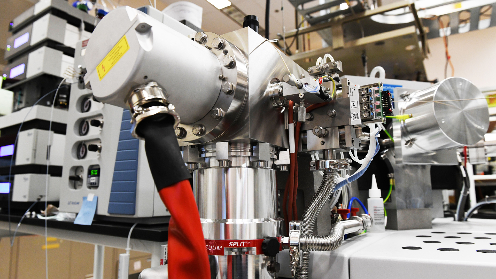 Photo of isotope ratio mass spectrometry equipment.