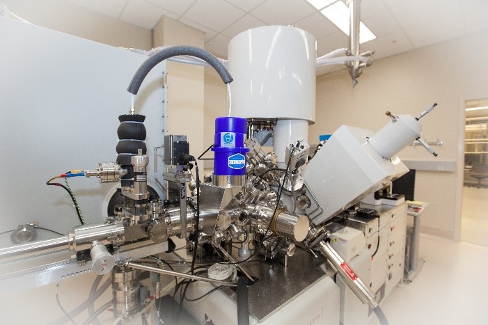 photograph of the XPS instrument
