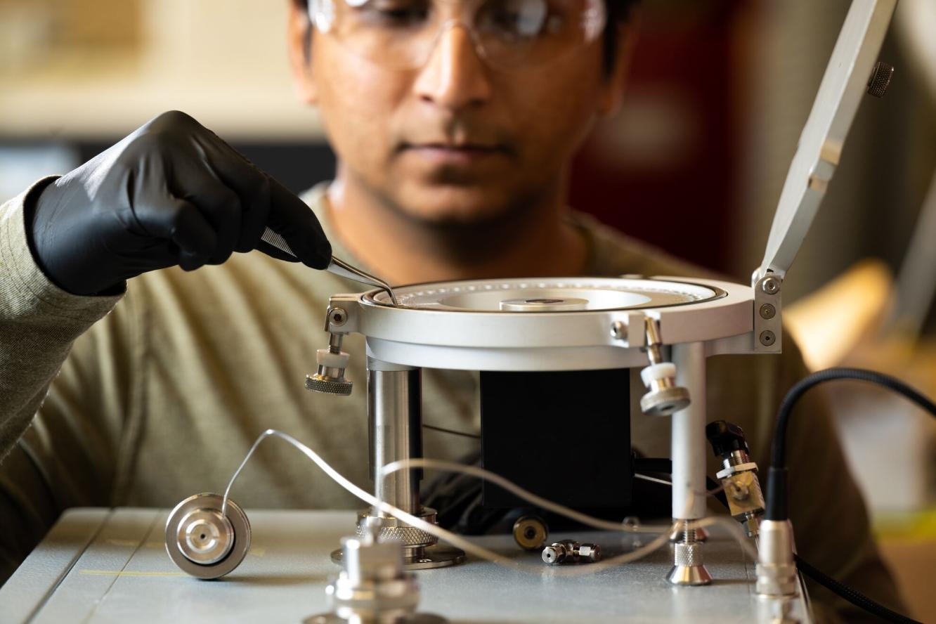 Research using mass spectrometer