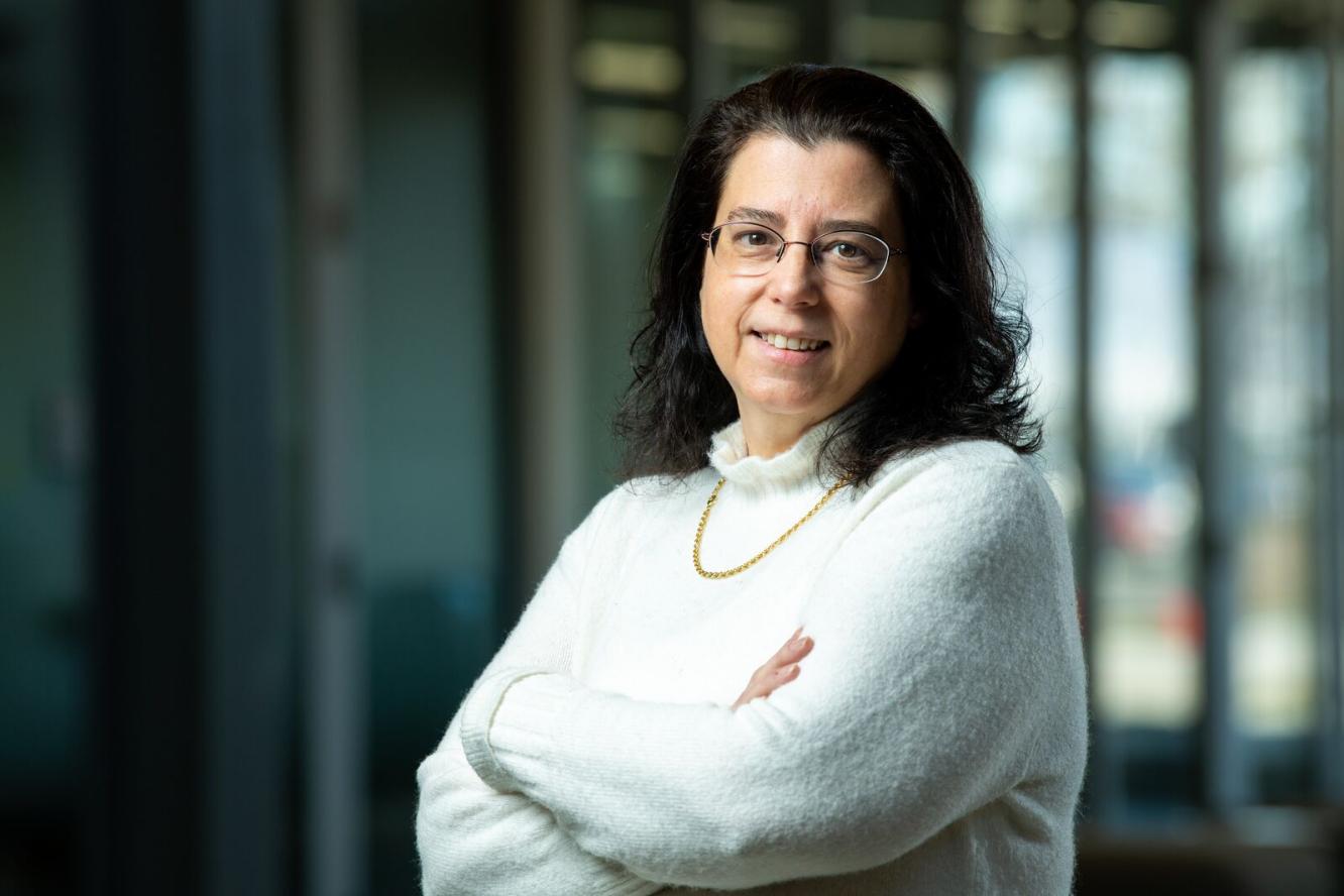 EMSL chemist Mary Lipton poses for a portrait (smiles at the camera).